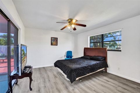 Single Family Residence in Hallandale Beach FL 600 3rd Ct 14.jpg