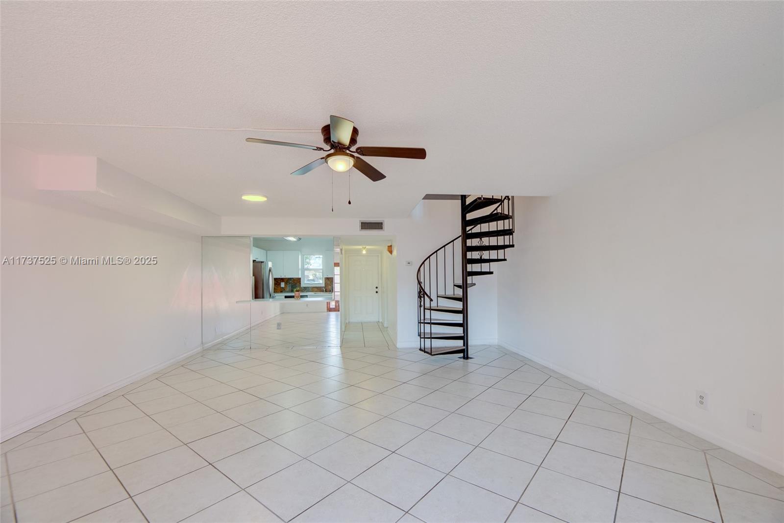 BRENTWOOD TOWNHOUSE 3 CON - Residential