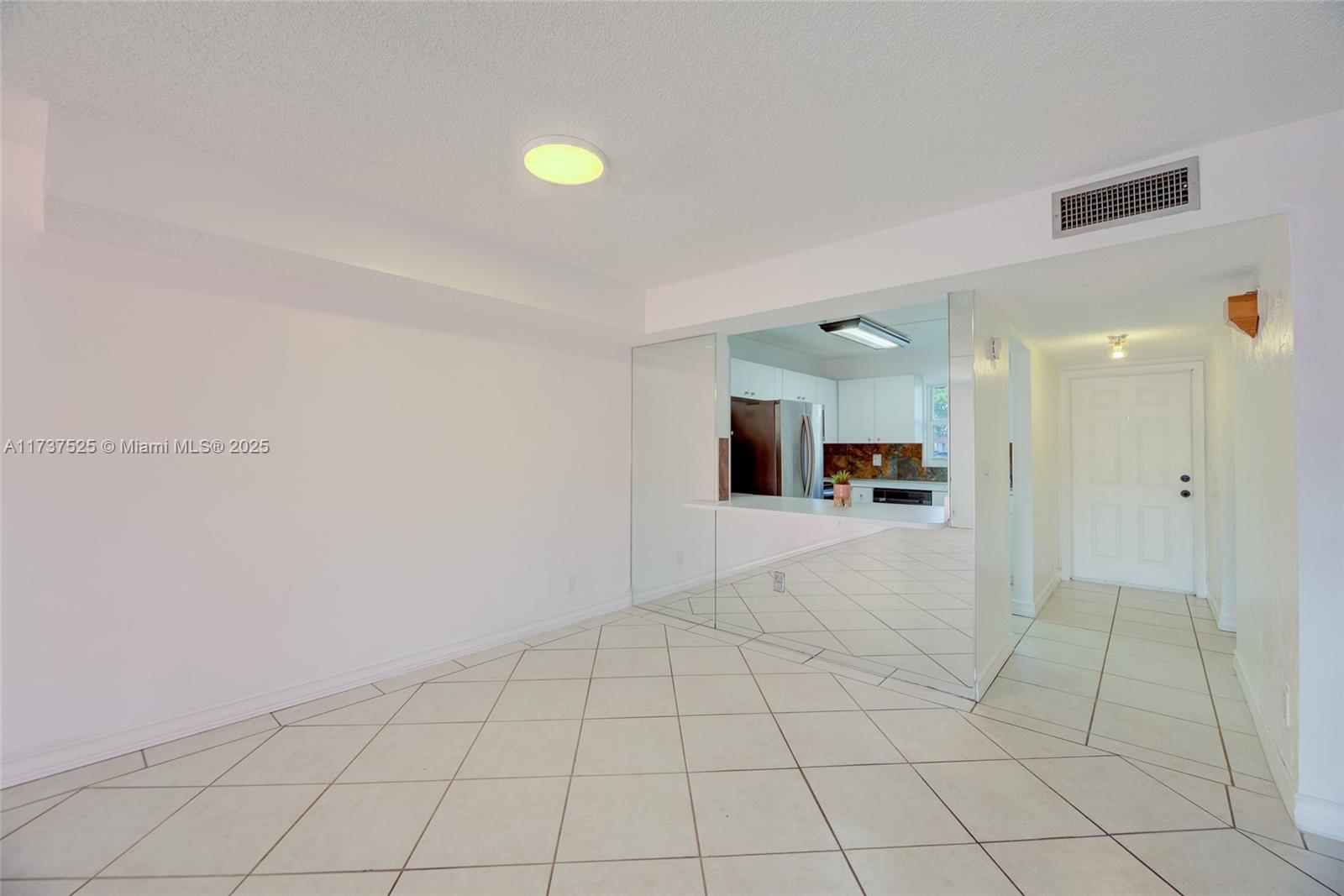 BRENTWOOD TOWNHOUSE 3 CON - Residential