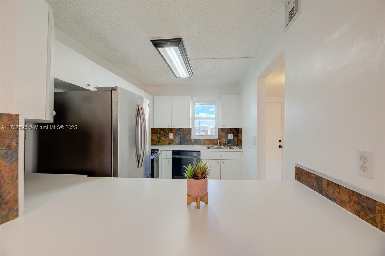 BRENTWOOD TOWNHOUSE 3 CON - Residential