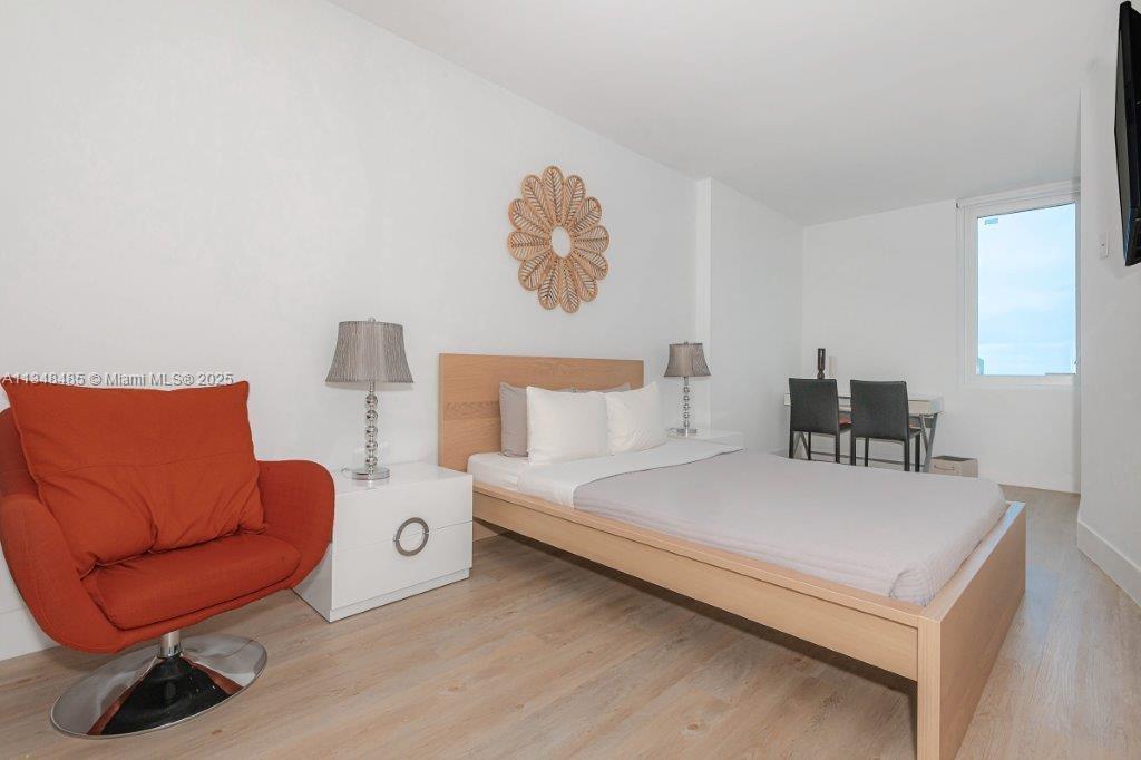 RONEY PALACE CONDO - Residential Lease