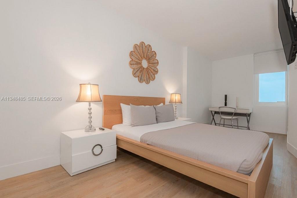 2301 Collins Ave 927