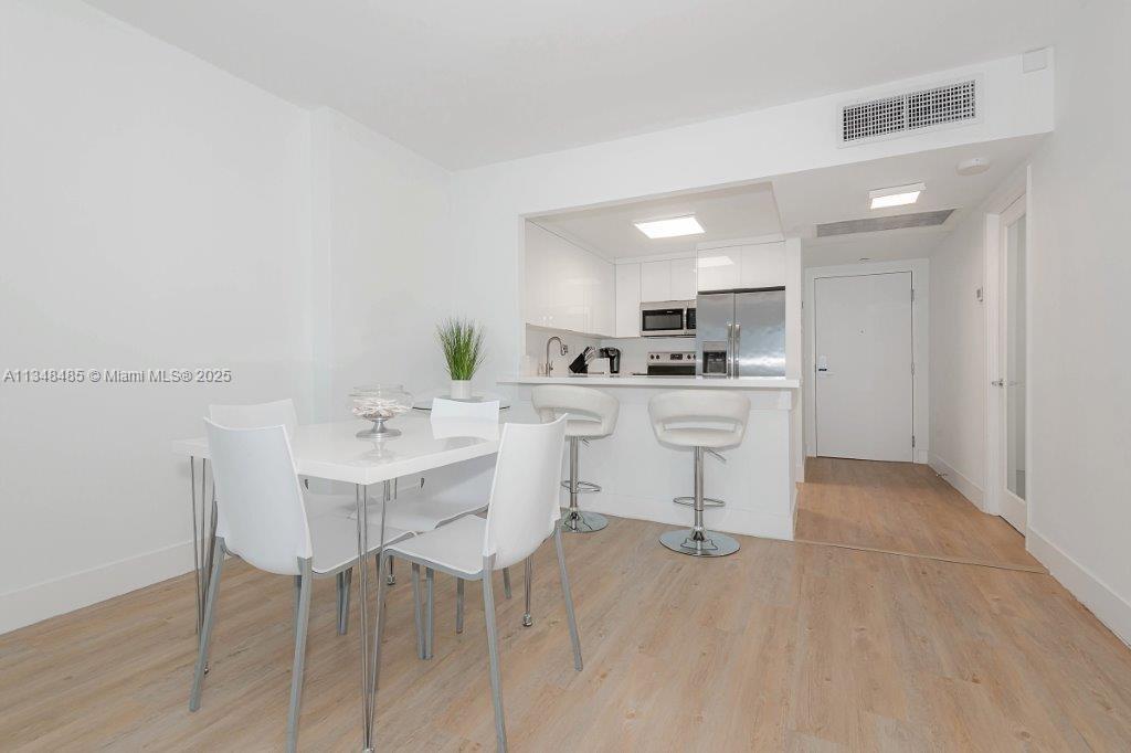 RONEY PALACE CONDO - Residential Lease