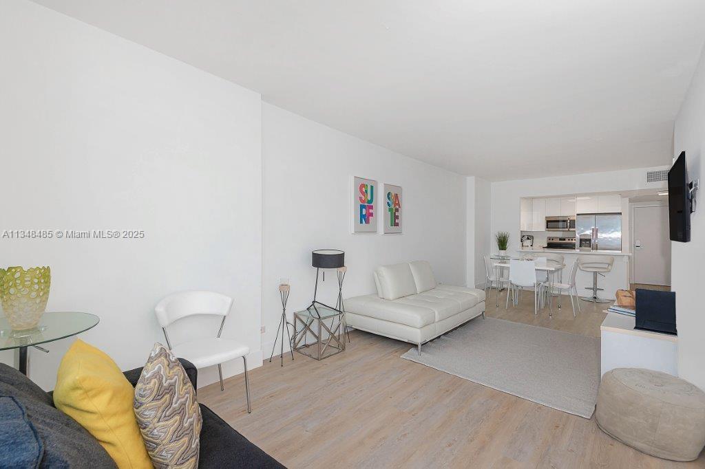 RONEY PALACE CONDO - Residential Lease
