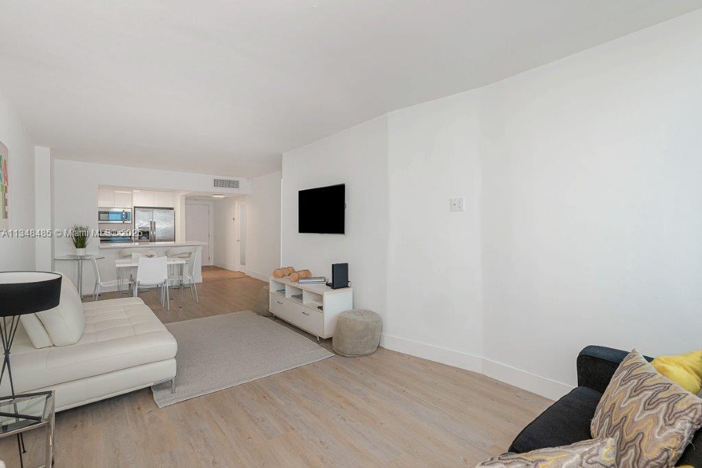 RONEY PALACE CONDO - Residential Lease