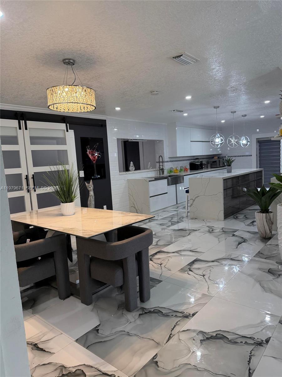 DEVON-AIRE ESTATES SEC 4 - Residential