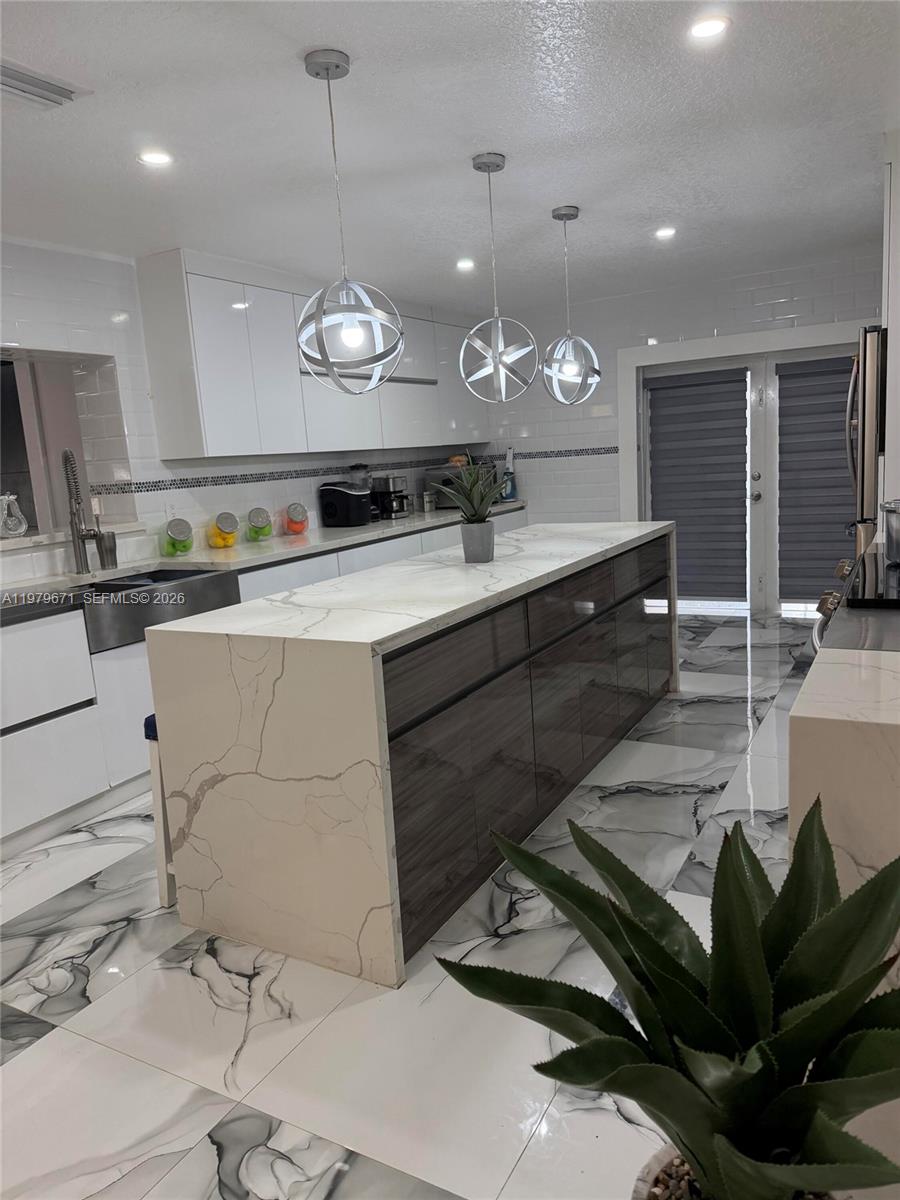 DEVON-AIRE ESTATES SEC 4 - Residential