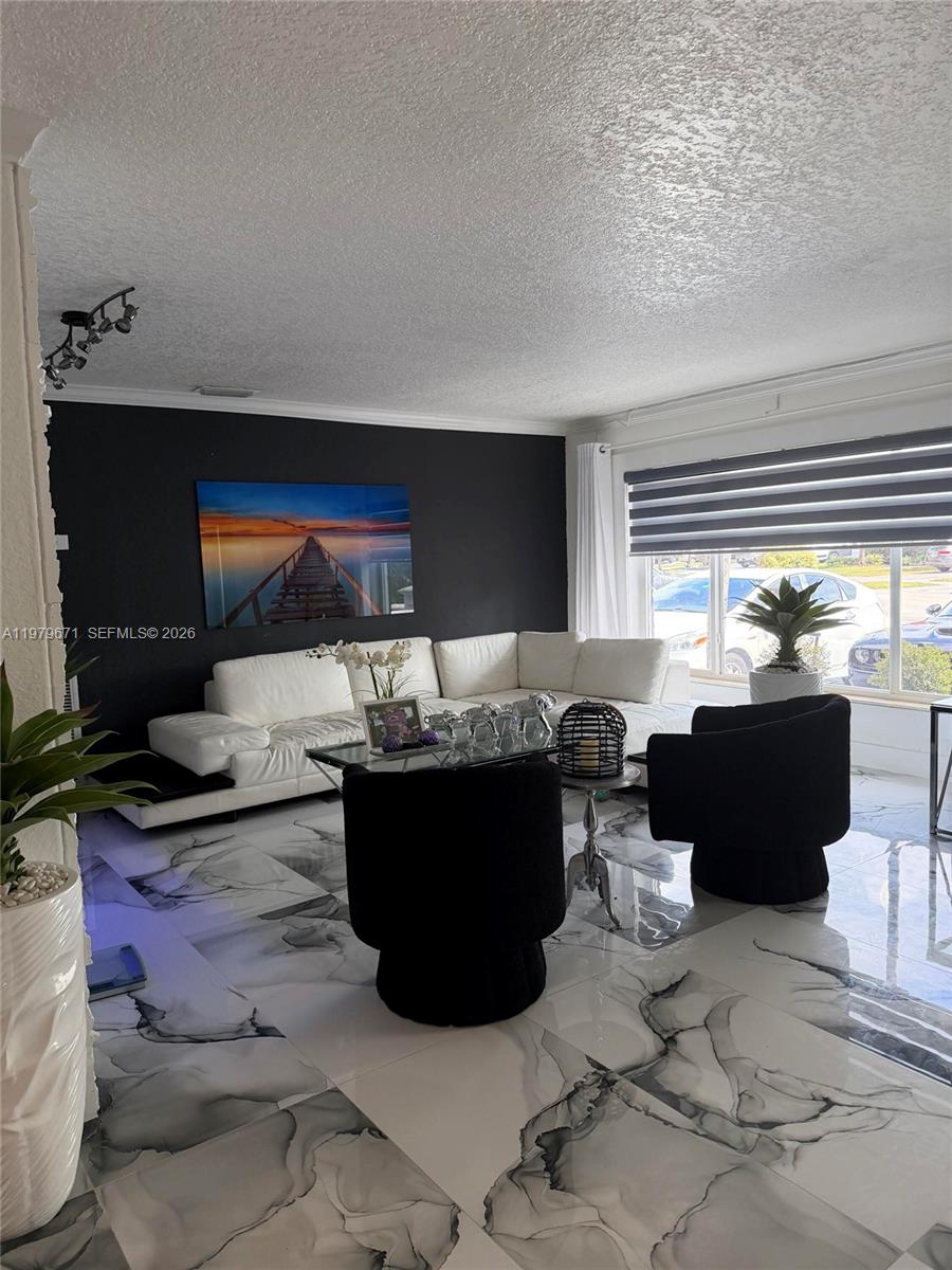 DEVON-AIRE ESTATES SEC 4 - Residential