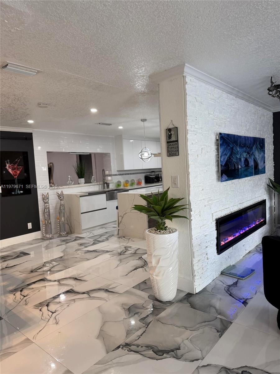 DEVON-AIRE ESTATES SEC 4 - Residential