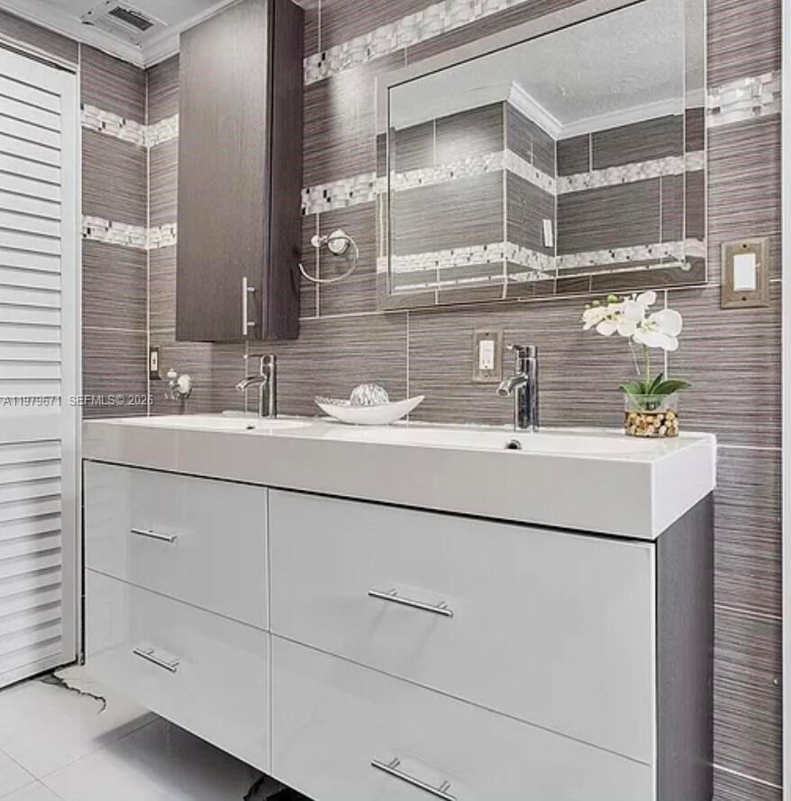 DEVON-AIRE ESTATES SEC 4 - Residential