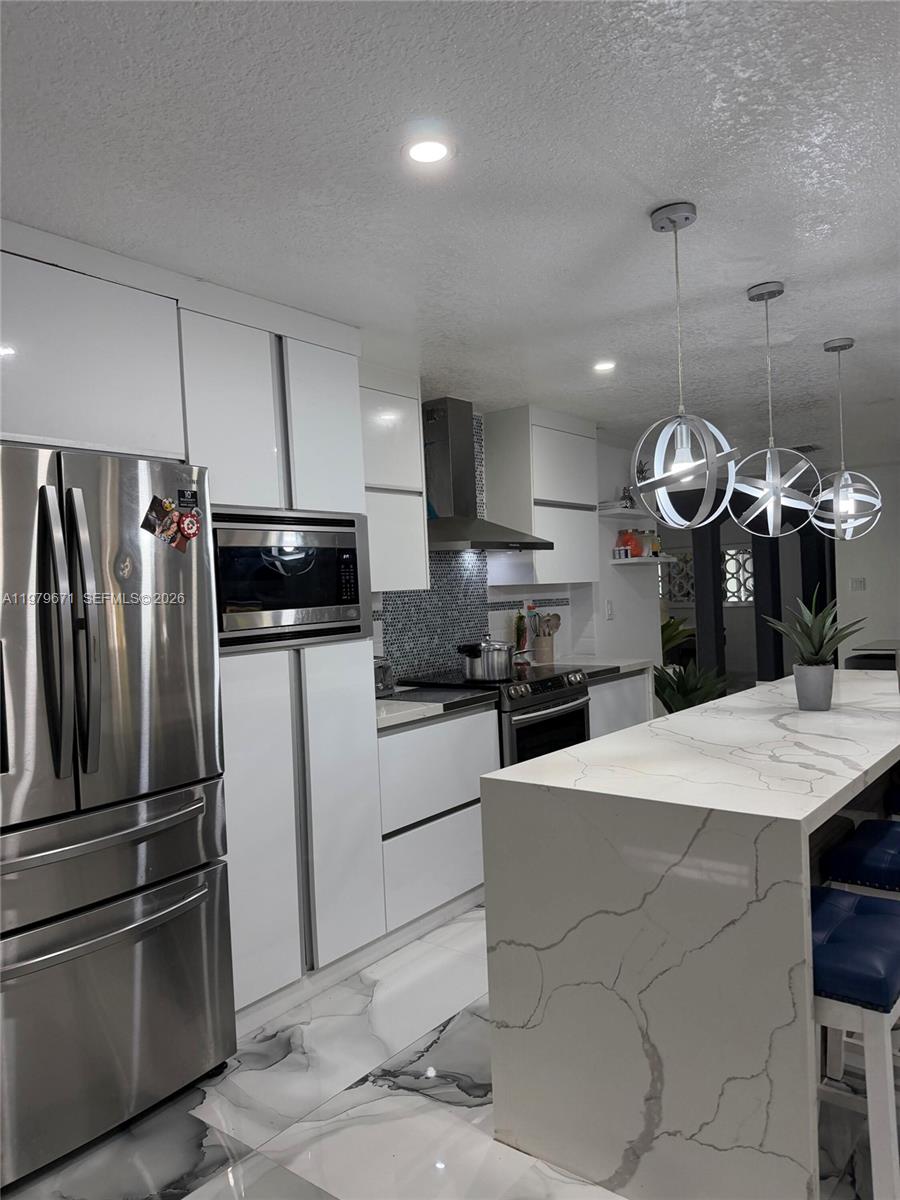 DEVON-AIRE ESTATES SEC 4 - Residential