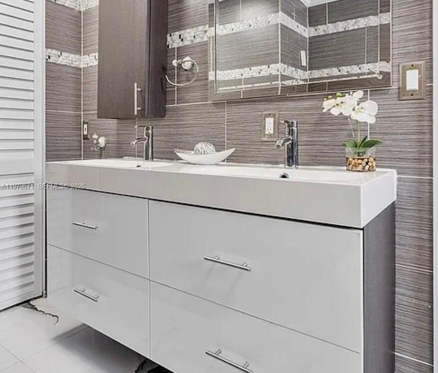 DEVON-AIRE ESTATES SEC 4 - Residential