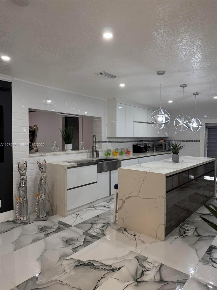 DEVON-AIRE ESTATES SEC 4 - Residential