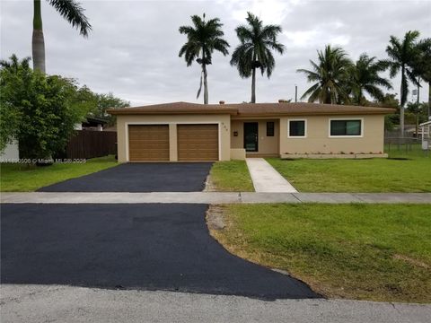 Photo of 949 NW 10th St, Homestead, FL 33030 (MLS # A11890506)