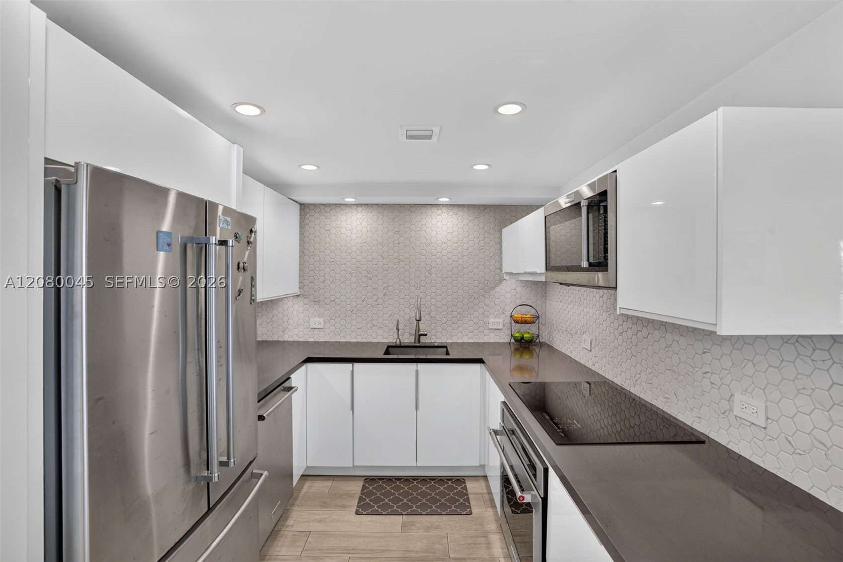 2500 NE 135th St C311