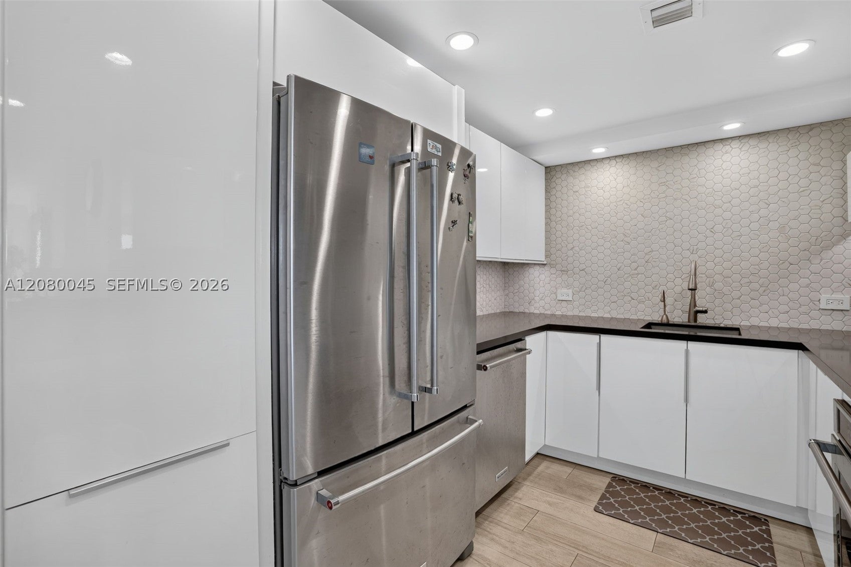 2500 NE 135th St C311