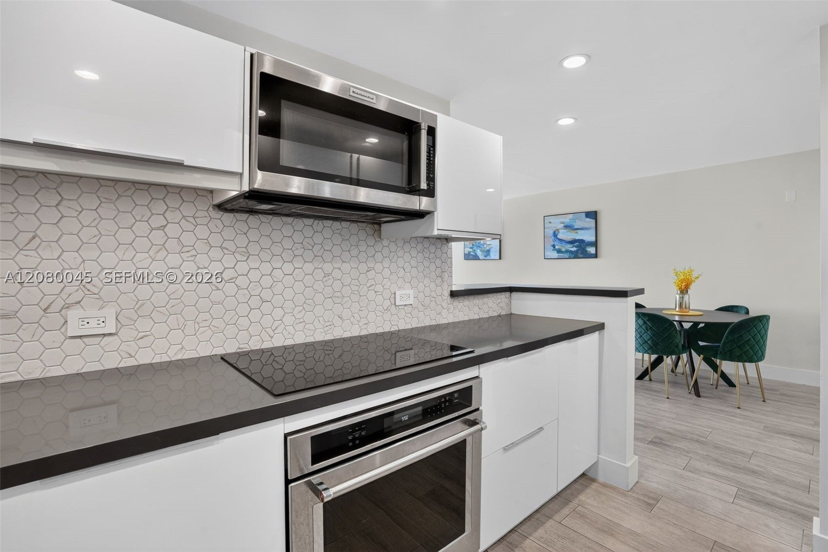 2500 NE 135th St C311
