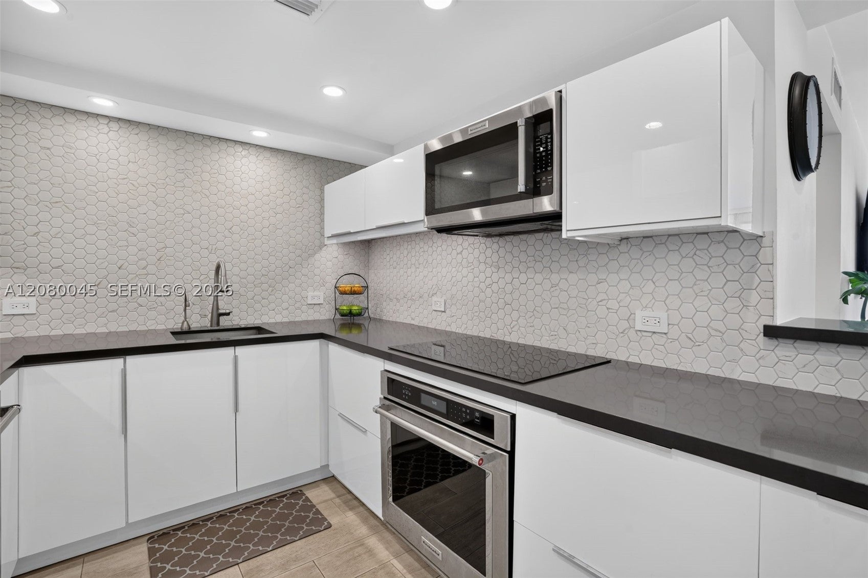 2500 NE 135th St C311