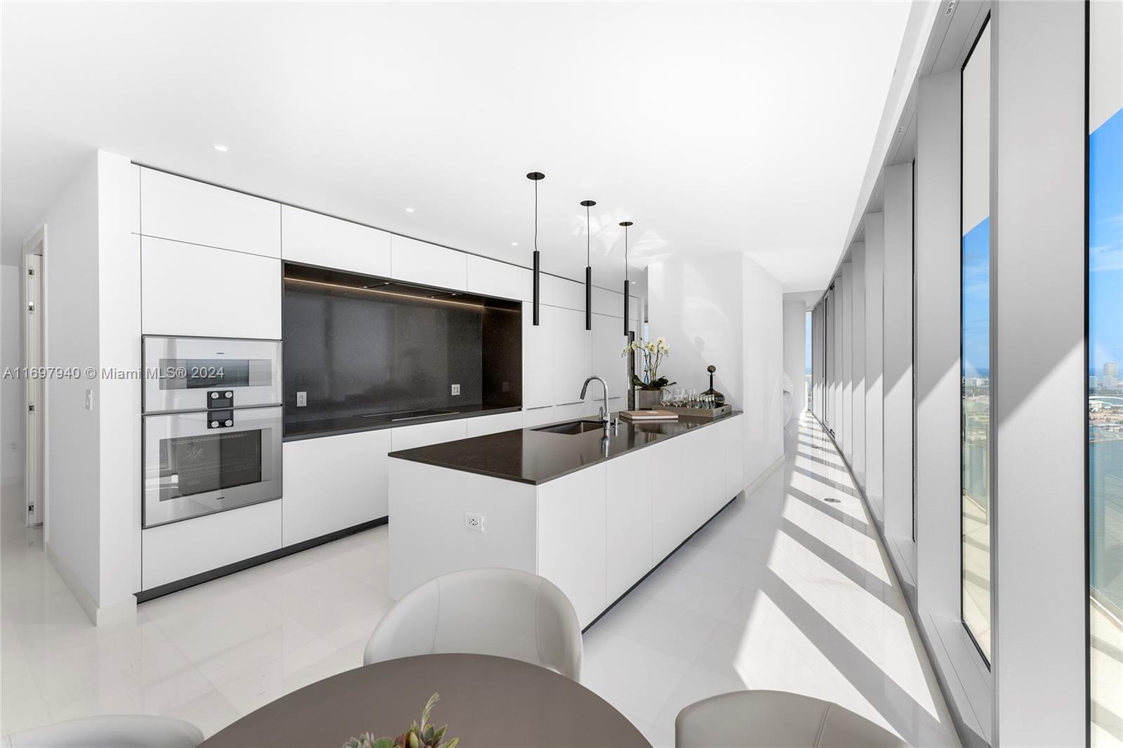 ASTON MARTIN RESIDENCES - Residential