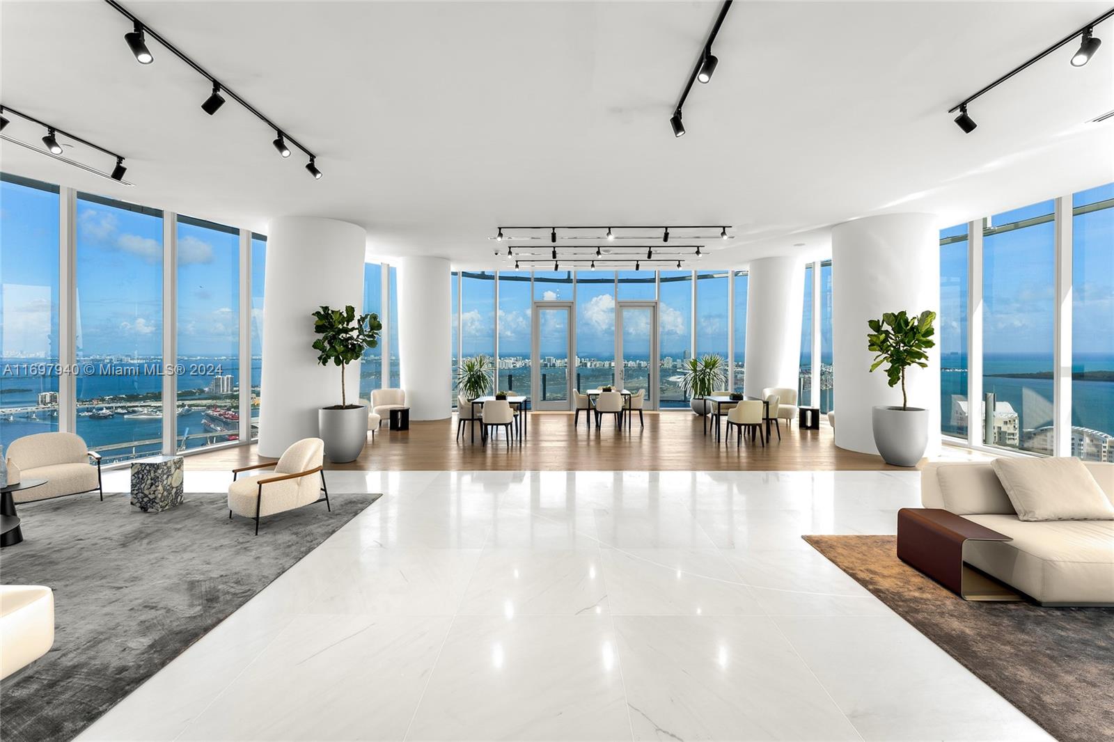 ASTON MARTIN RESIDENCES - Residential