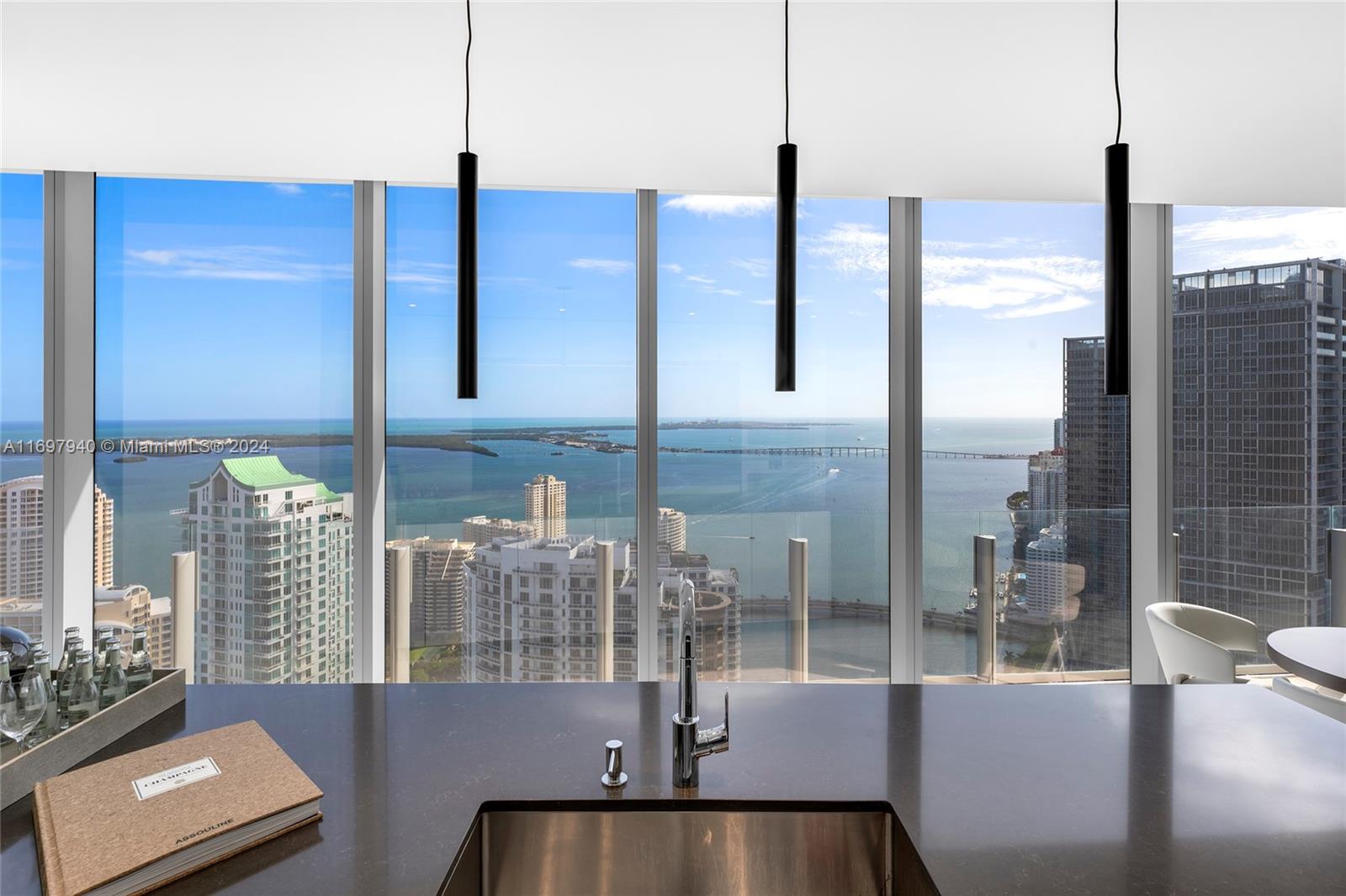 ASTON MARTIN RESIDENCES - Residential