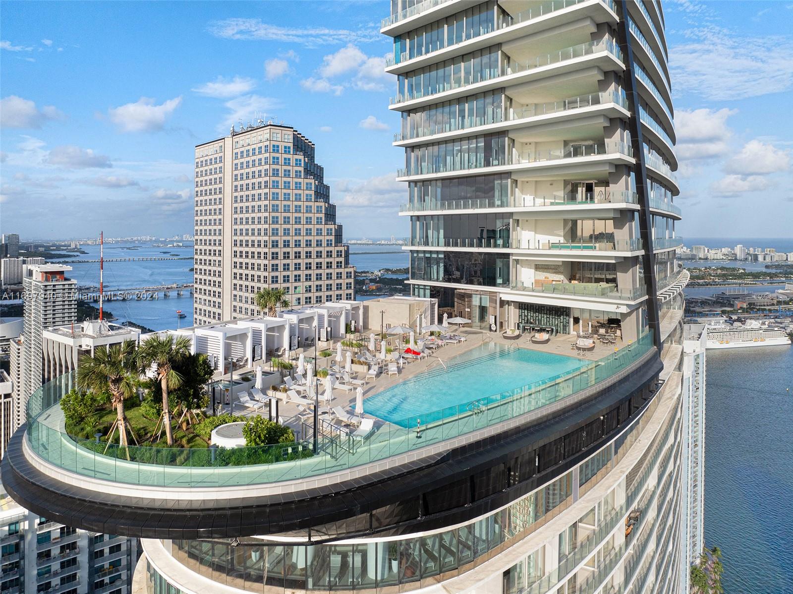 ASTON MARTIN RESIDENCES - Residential