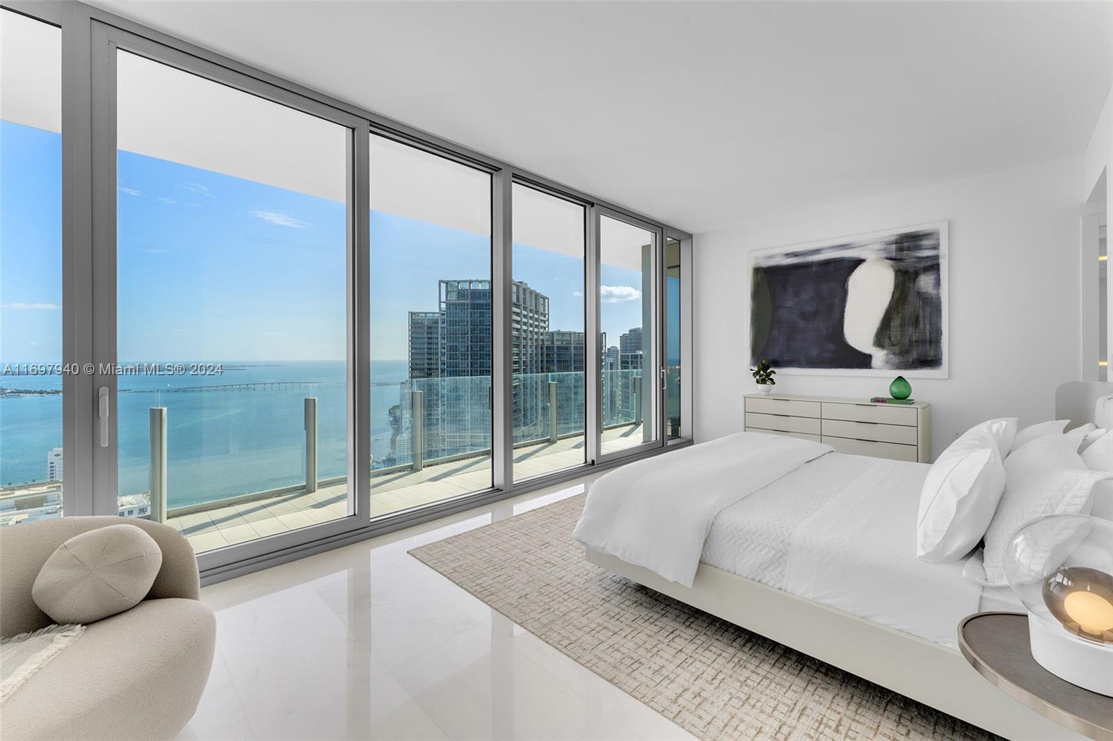 ASTON MARTIN RESIDENCES - Residential