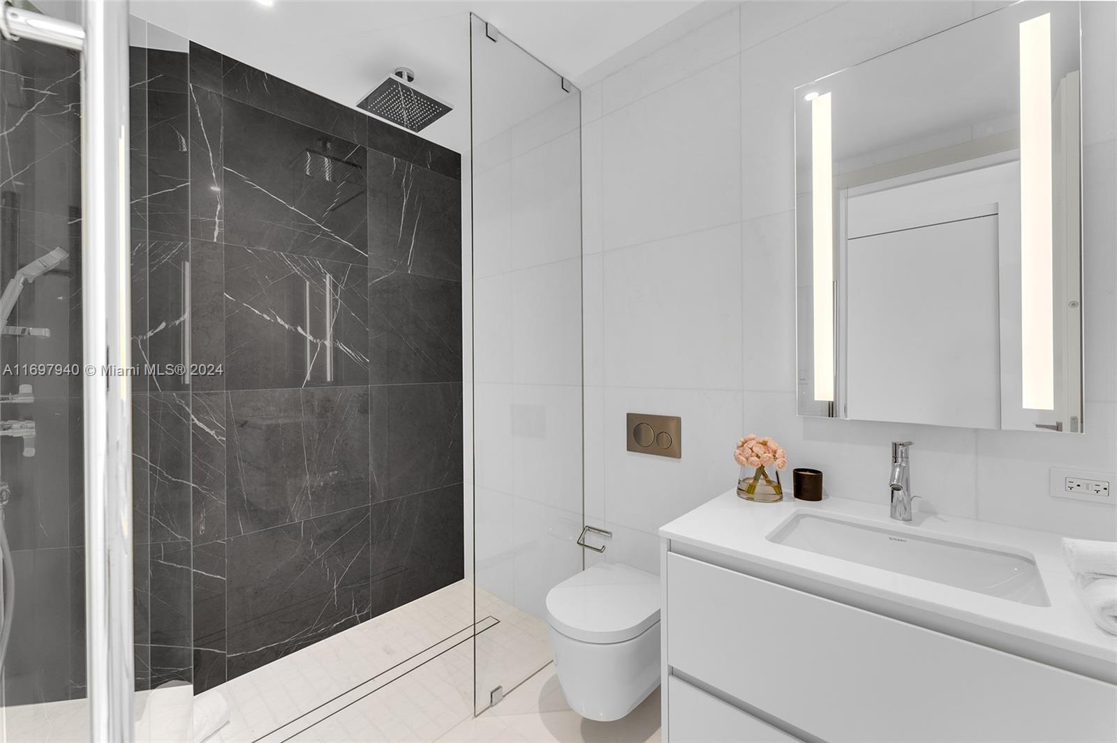 ASTON MARTIN RESIDENCES - Residential