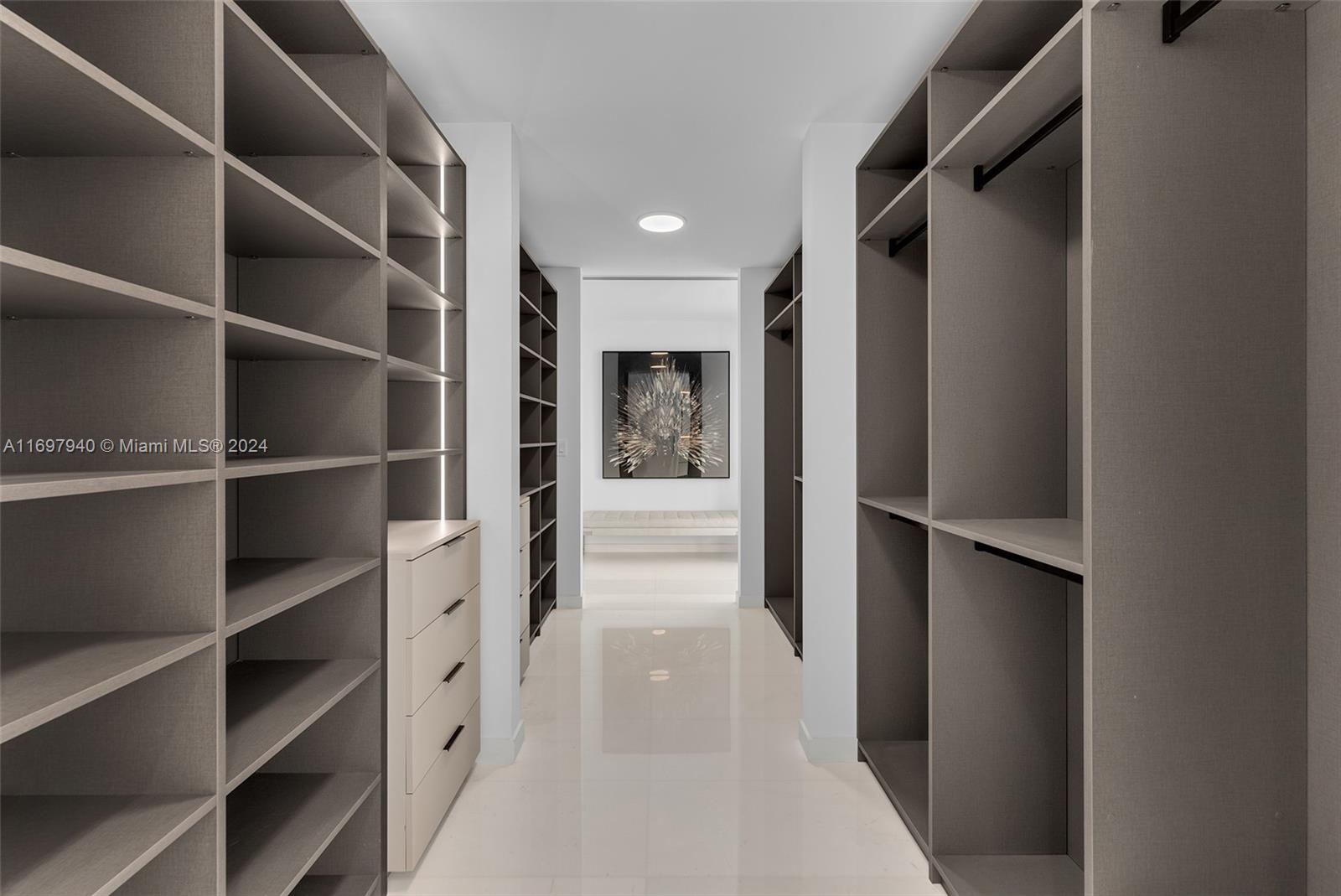 ASTON MARTIN RESIDENCES - Residential