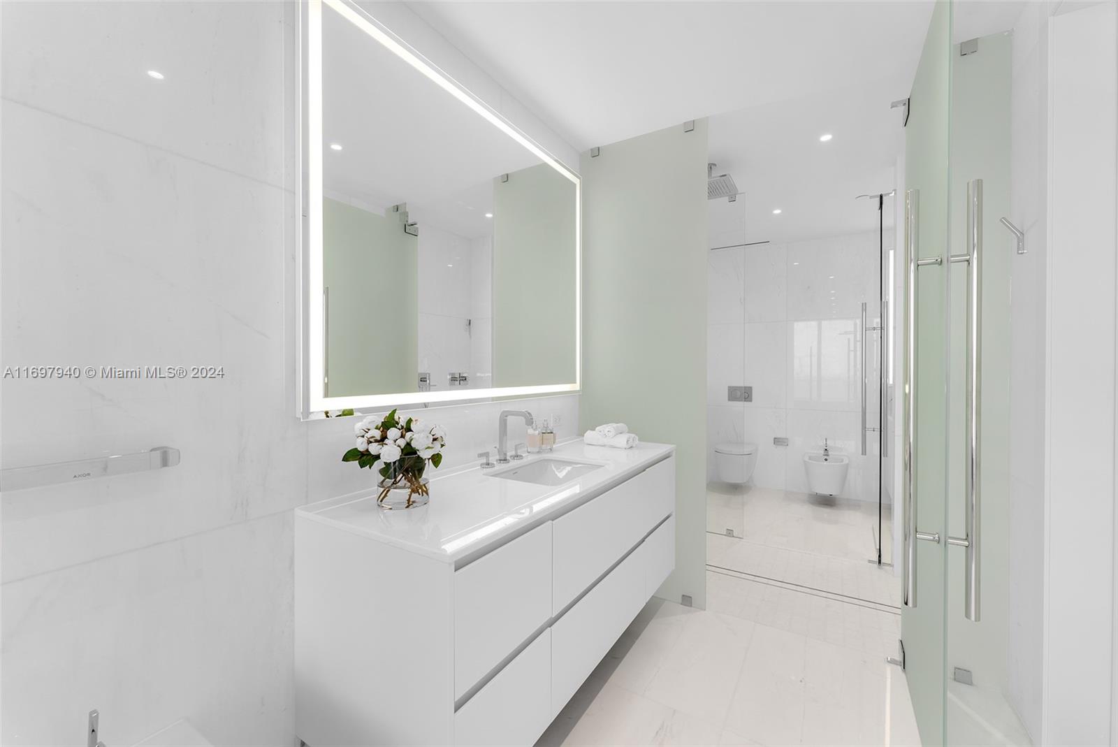 ASTON MARTIN RESIDENCES - Residential