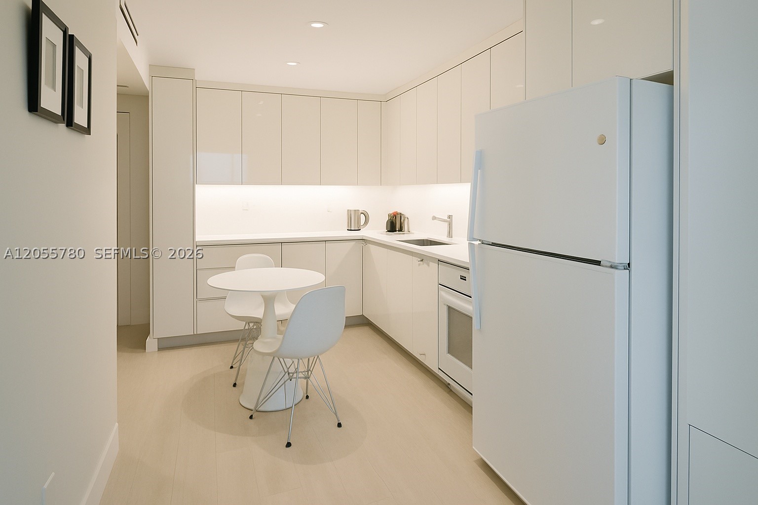 2301 Collins Ave 636