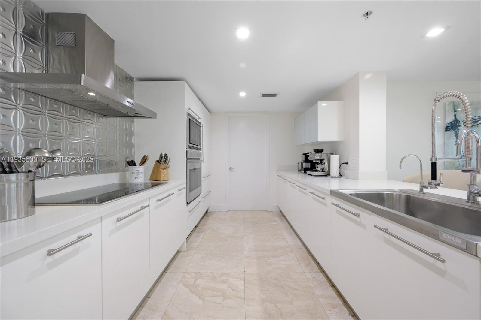 ST TROPEZ ON THE BAY II C - Residential