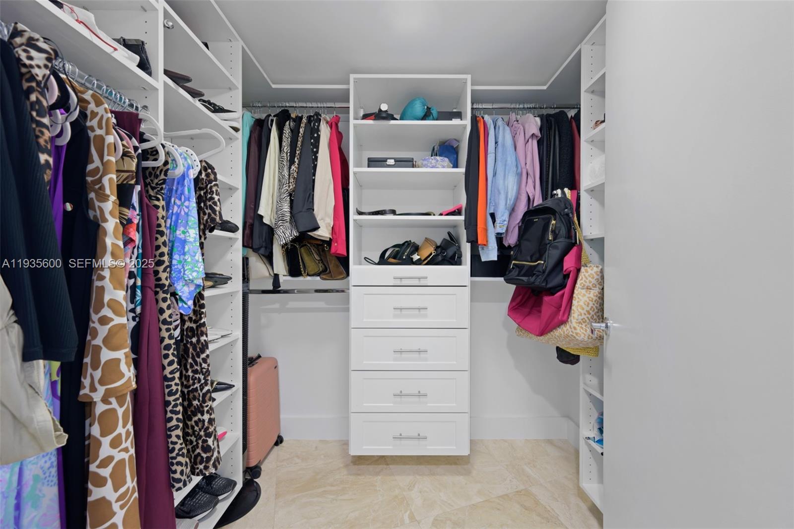 ST TROPEZ ON THE BAY II C - Residential