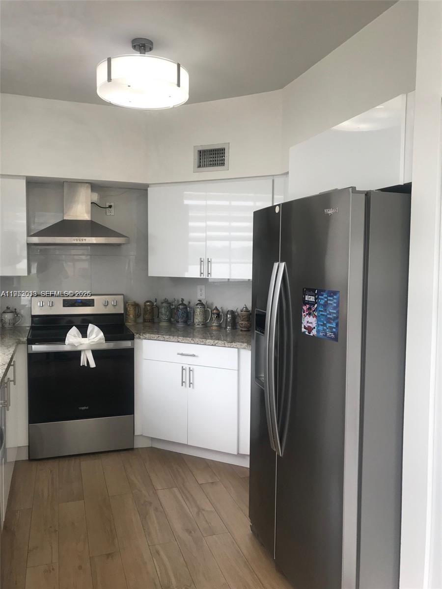 REGATTA POINTE CONDO NO T - Residential