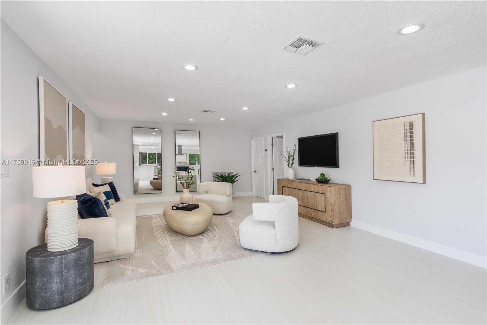 CORAL KEY VILLAS 6TH SEC - Residential