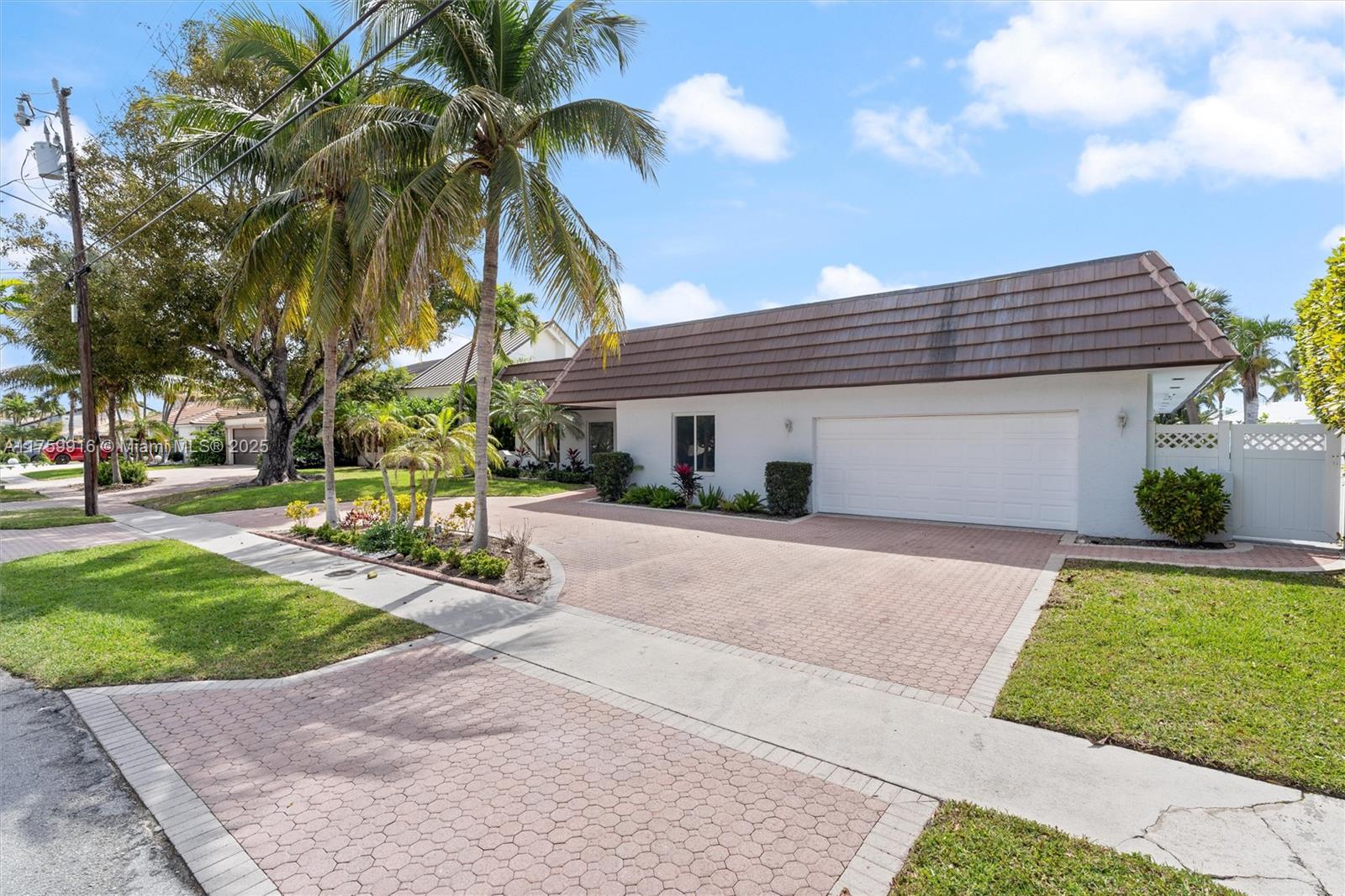 CORAL KEY VILLAS 6TH SEC - Residential