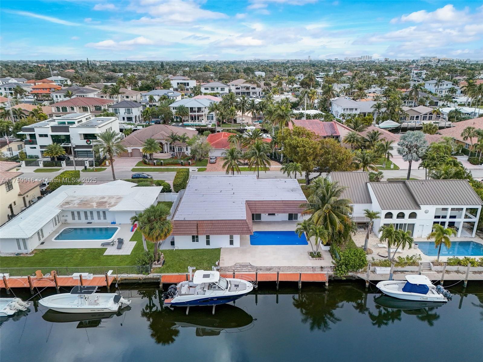 CORAL KEY VILLAS 6TH SEC - Residential
