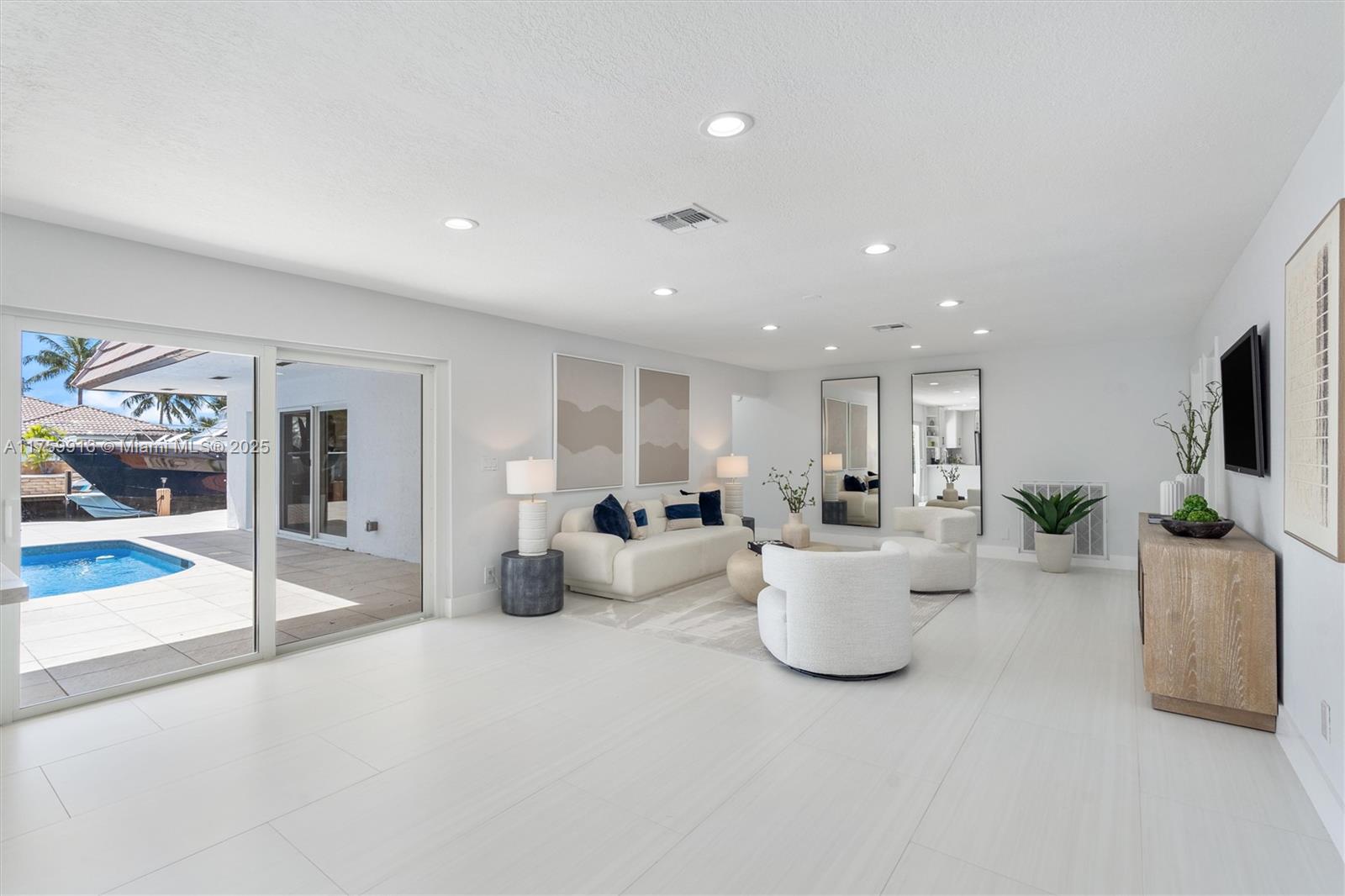 CORAL KEY VILLAS 6TH SEC - Residential