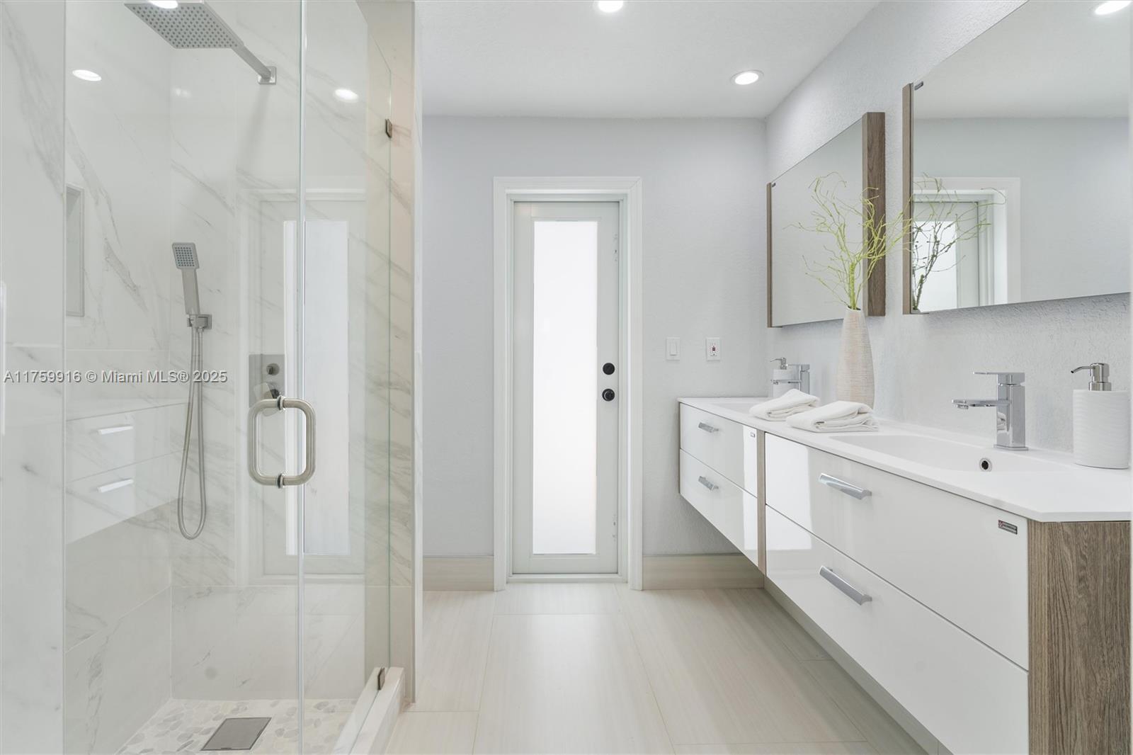 CORAL KEY VILLAS 6TH SEC - Residential