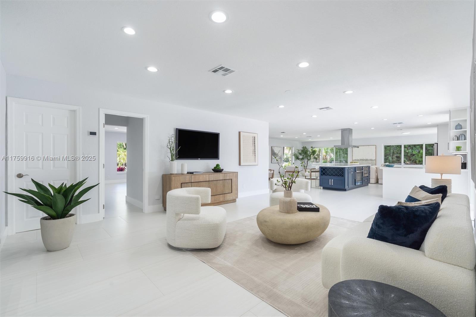 CORAL KEY VILLAS 6TH SEC - Residential