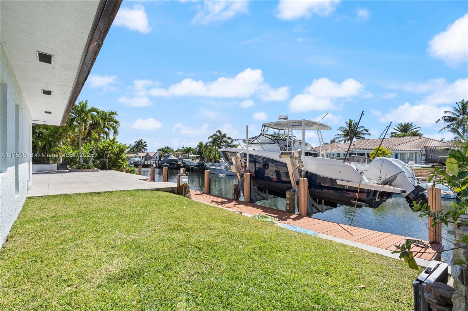 CORAL KEY VILLAS 6TH SEC - Residential