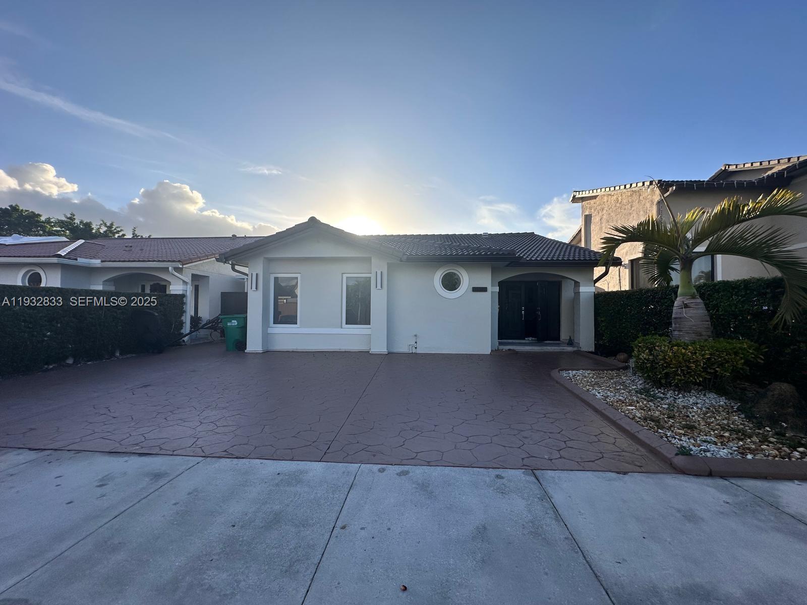 SUNSET HARBOUR SEC V - Residential Lease