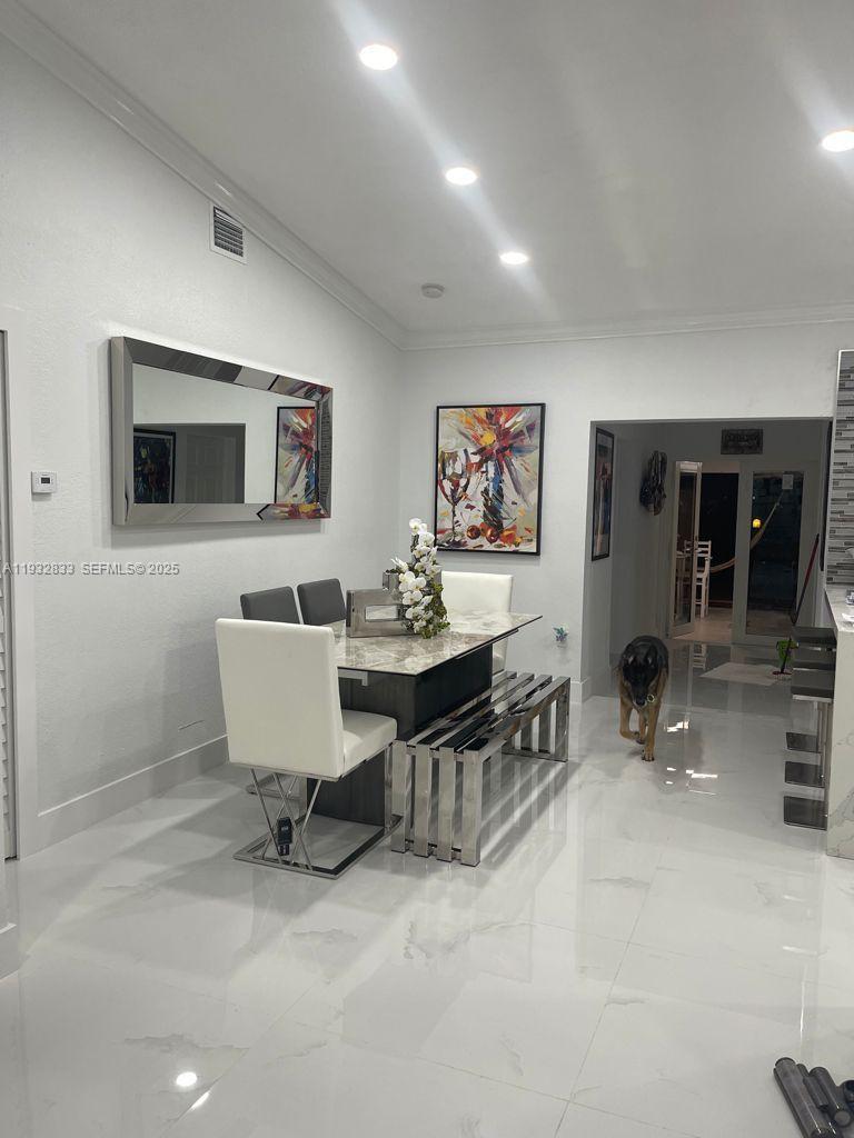 SUNSET HARBOUR SEC V - Residential Lease