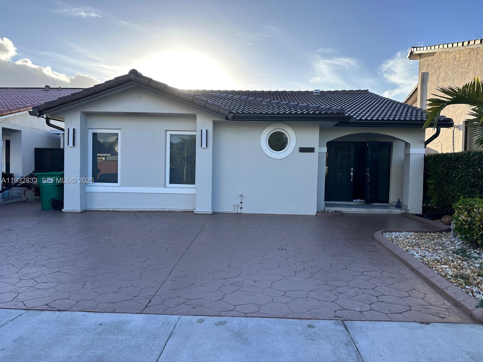 SUNSET HARBOUR SEC V - Residential Lease