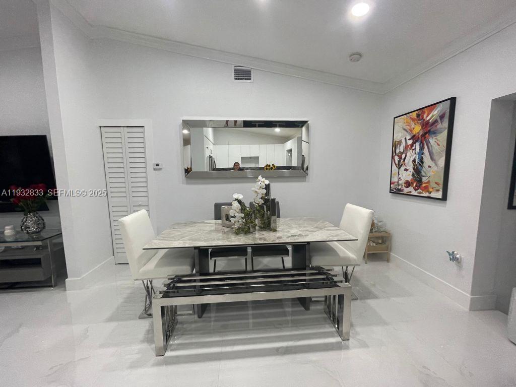 SUNSET HARBOUR SEC V - Residential Lease