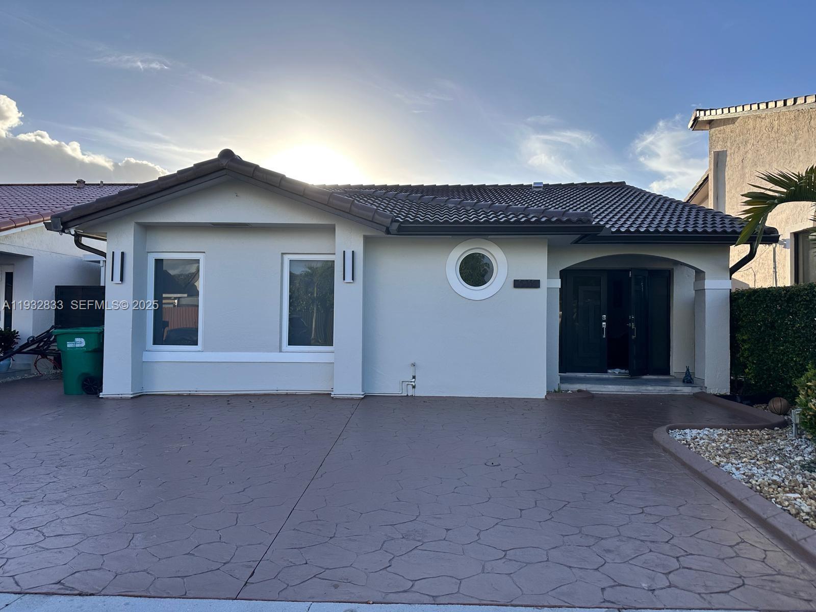 SUNSET HARBOUR SEC V - Residential Lease