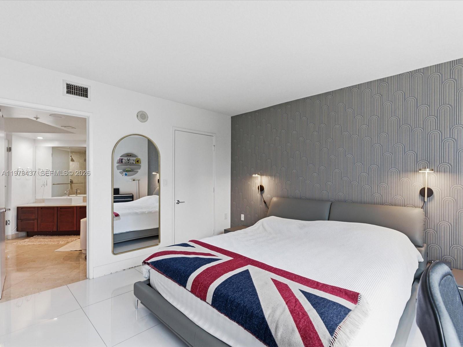 ST TROPEZ ON THE BAY II C - Residential