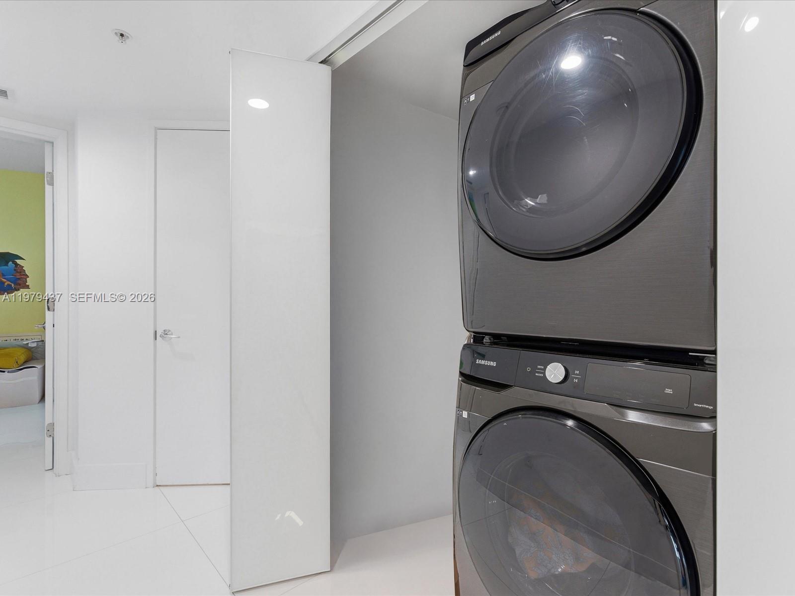 ST TROPEZ ON THE BAY II C - Residential