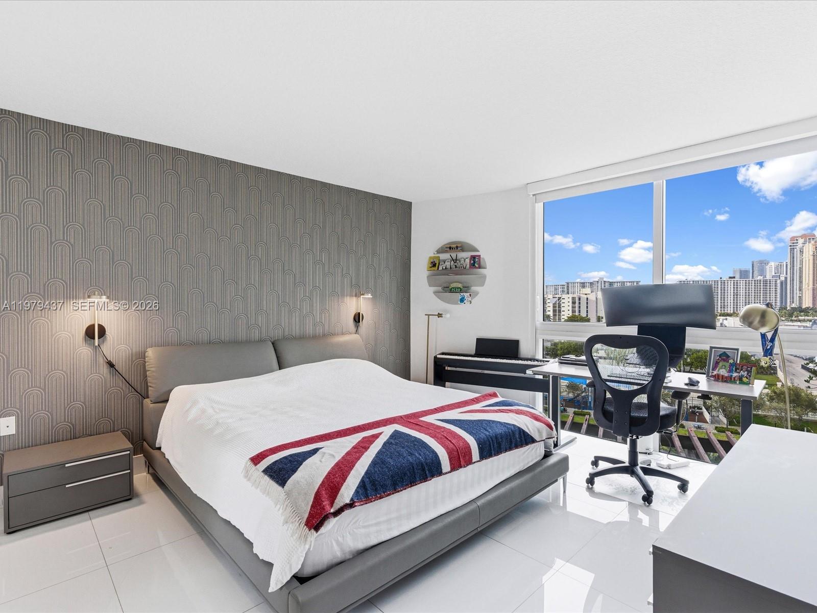 ST TROPEZ ON THE BAY II C - Residential