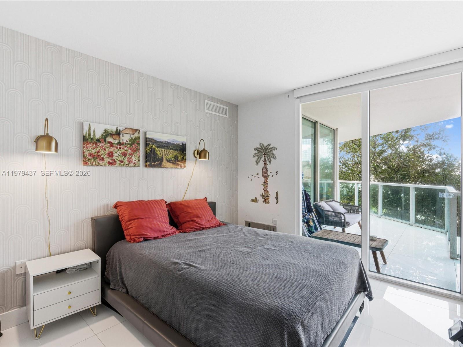 ST TROPEZ ON THE BAY II C - Residential